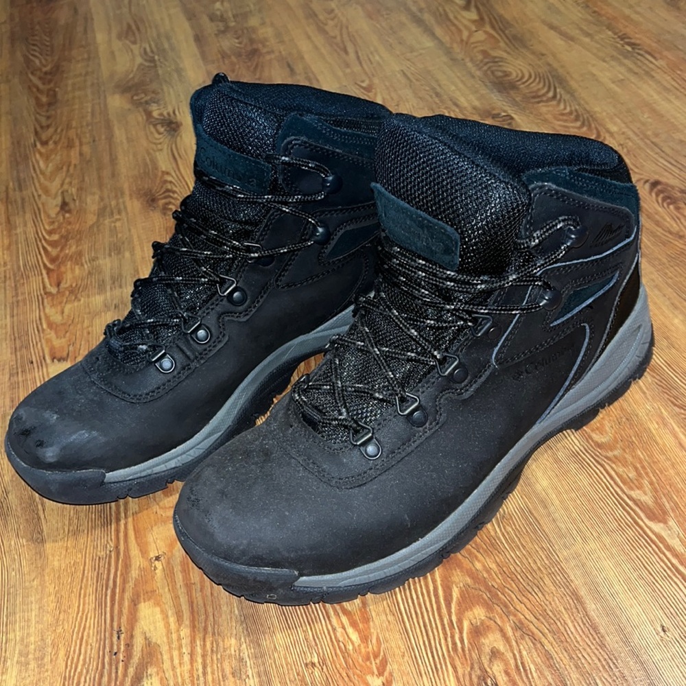 Columbia Newton Ridge Waterproof Snow Hiking Boot